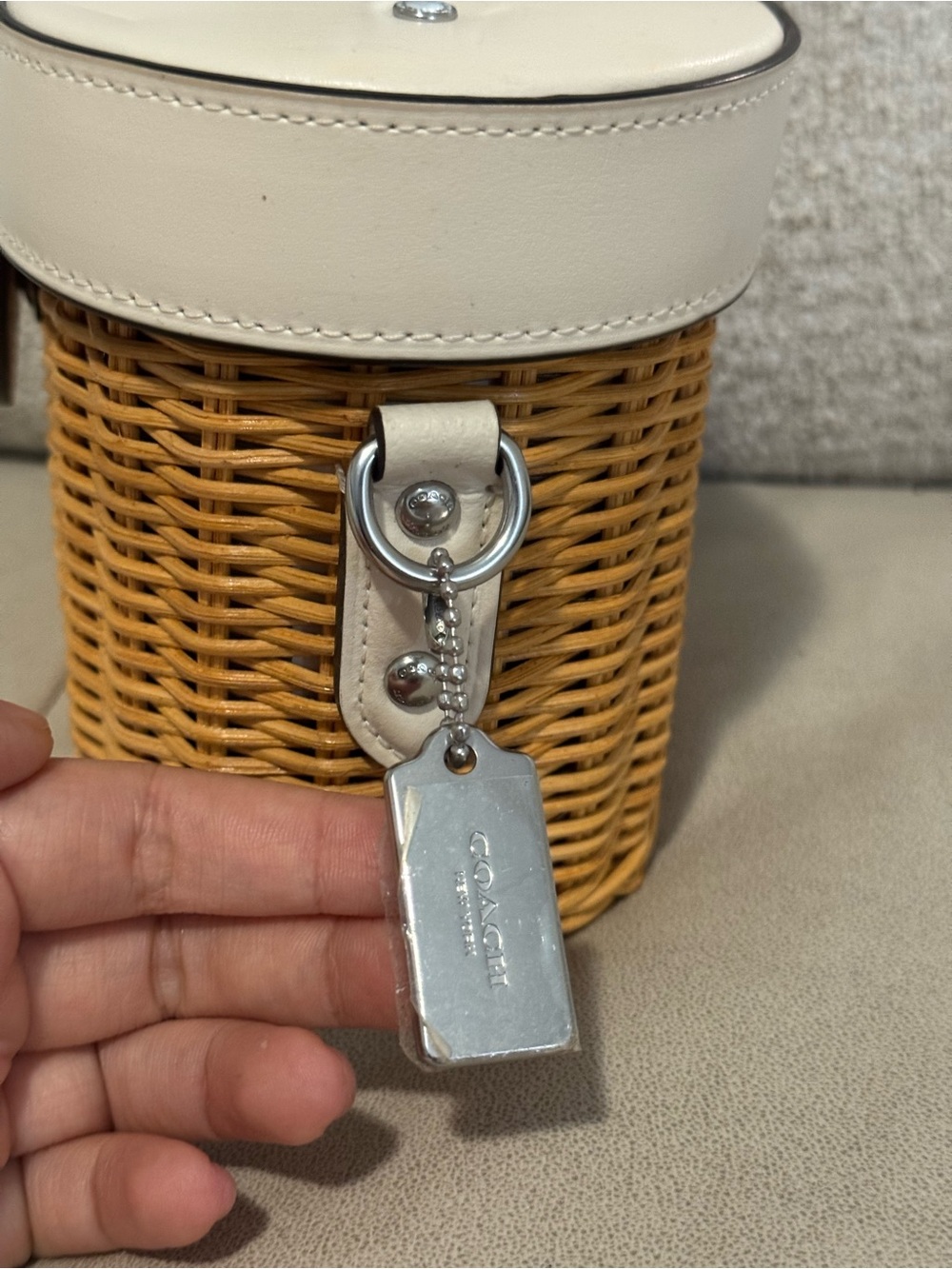 RARE Coach Kay Crossbody top handle bag Chalk basket woven - Picture 5 of 10